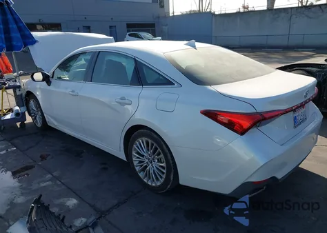 2020 Toyota Avalon Limited z USA, uszkodzony, nr VIN 4T1CZ1FB2LU043667